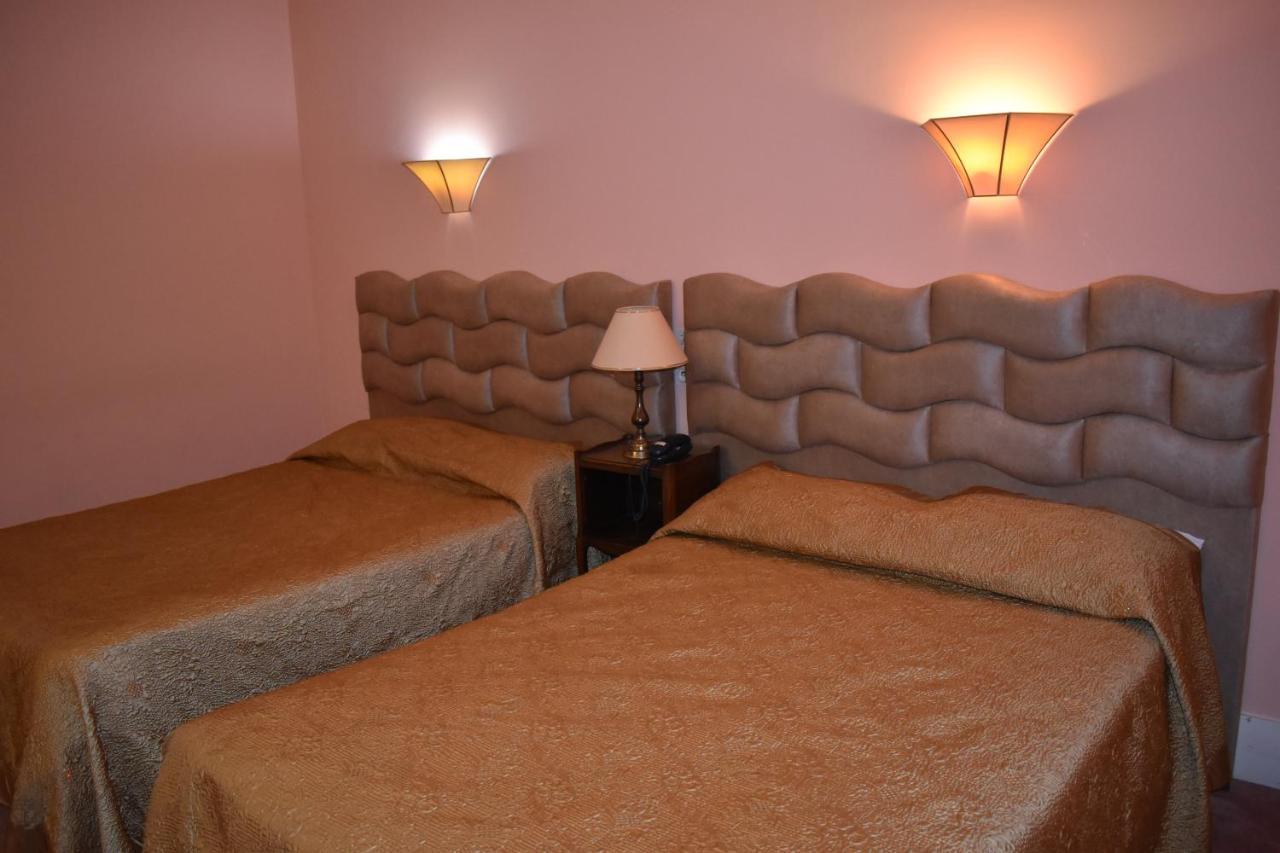 Hotel Le Sauvage Турню Экстерьер фото