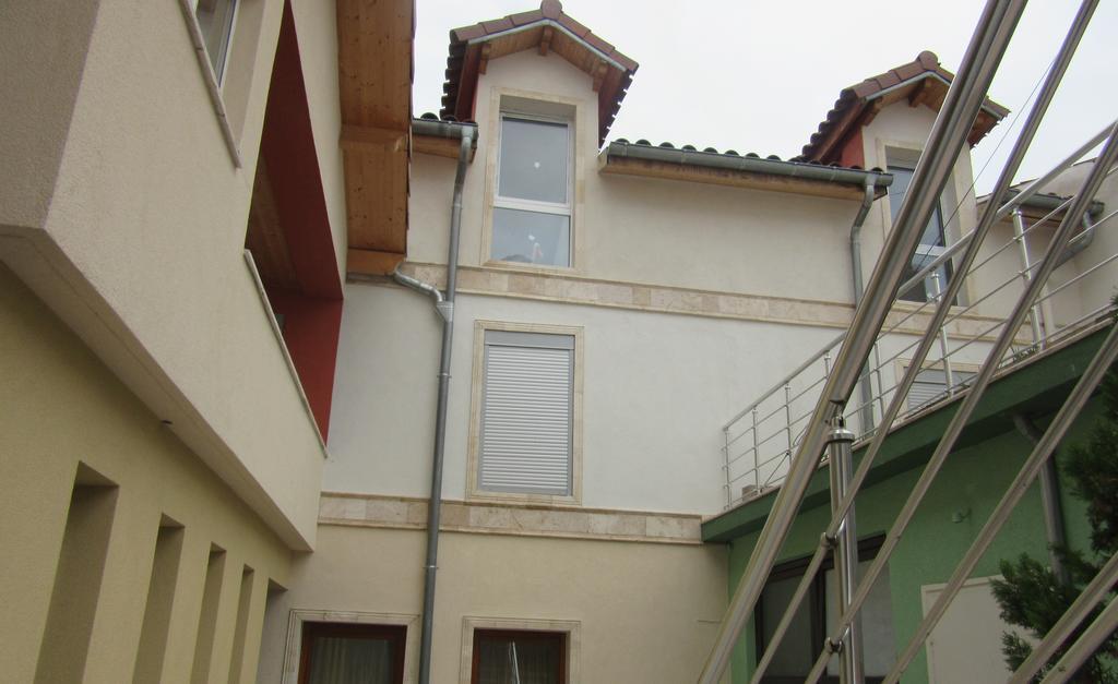 Hotel Le Sauvage Турню Экстерьер фото